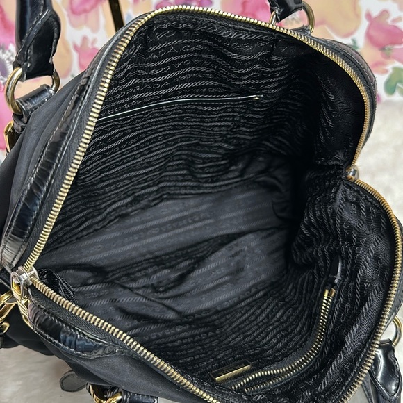 💯Authentic Prada Nylon Tessuto Handbag🍀 - Picture 3 of 17